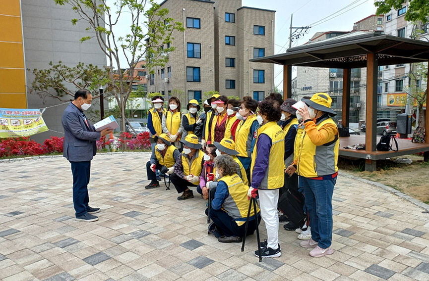 대전 서구지회가 마중물봉사단 회원들을 대상으로 교육을 실시했다.