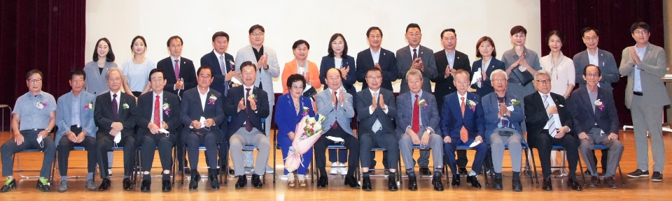 대한노인회 서울 중랑구지회가 제12대 이지연 지회장 취임식을 성대하게 개최하였다.<br>