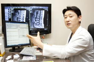 목디스크, 신경성형술·미세현미경수술로 치료