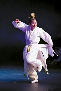 반백년간 열연한 전통춤의 진수