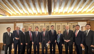 최태원 SK 회장, 미국 상원의원 대표단 만나 ‘연대와 협력’모색