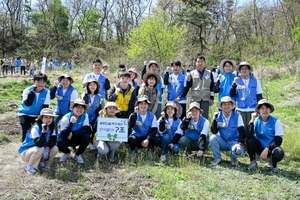 KT&G복지재단, 임직원 봉사단과 북한산국립공원 나무 식재 봉사활동