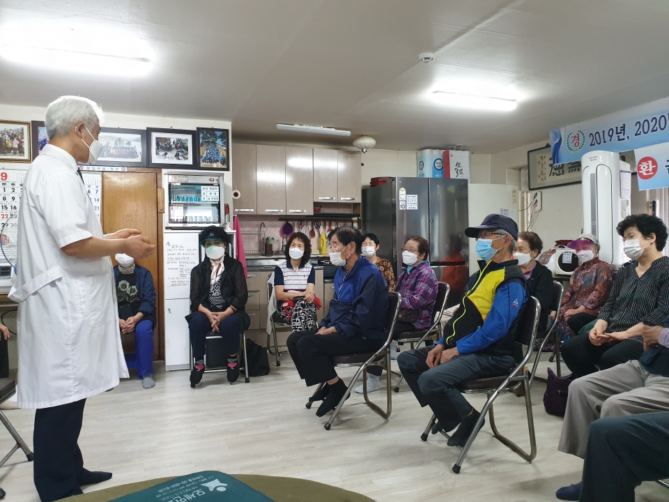 서울 금천구지회와  금천구약사회가 어르신 건강관리 및 약물 오·남용 예방을 위한 교육을 진행했다.