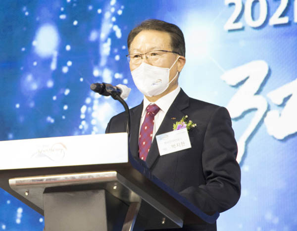 박지현 한국전기안전공사 사장이 ‘2021 대한민국 안전대상’ 행사에서 인사말을 하고 있다.