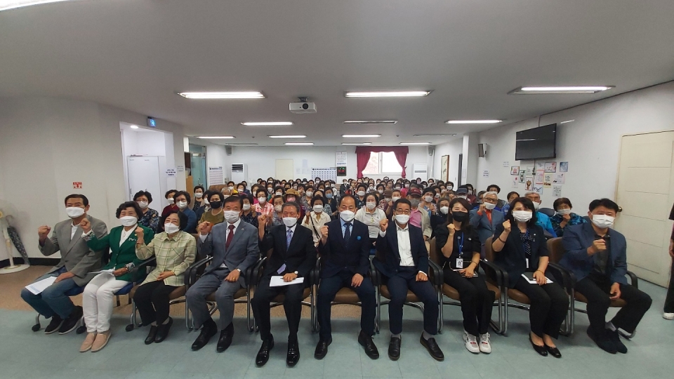양주시지회가 제26기 지회노인대학 및 제12기 회천노인대학 입학식을 개최했다.