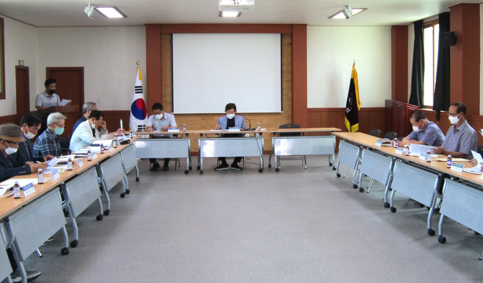 경북 상주시지회 남원동분회가 관내 23개 경로당 회장이 참석한 가운데 회의를 개최했다.