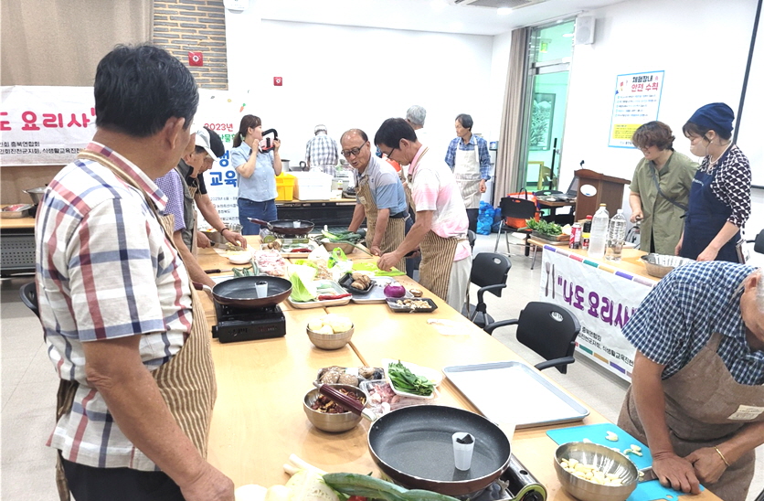 충북연합회가 남성요리교실 ‘나도 요리사’를 진행했다.