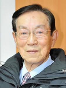 77세 통장, 활동수당 모아 장학금 전달